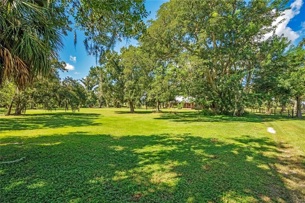 For Sale: $425,000 (2 beds, 1 baths, 1616 Square Feet)