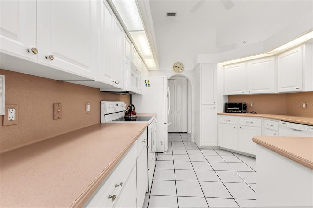 En Venta: $625,000 (3 camas, 2 baños, 2184 Pies cuadrados)