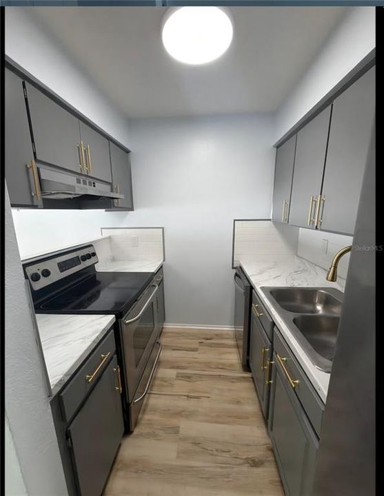 For Rent: $1,500 (2 beds, 1 baths, 945 Square Feet)