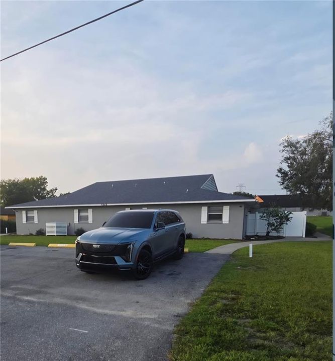For Rent: $1,500 (2 beds, 1 baths, 945 Square Feet)