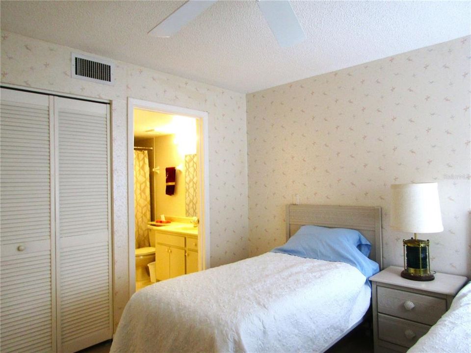 В аренду: $3,800 (2 спален, 2 ванн, 1069 Квадратных фут)