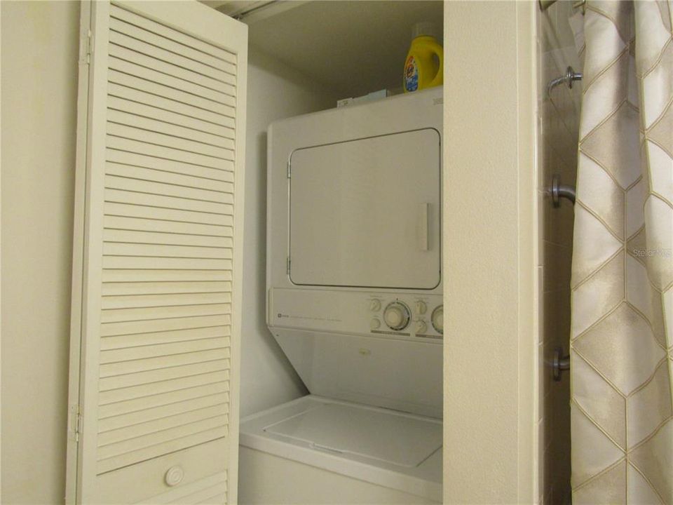 В аренду: $3,800 (2 спален, 2 ванн, 1069 Квадратных фут)