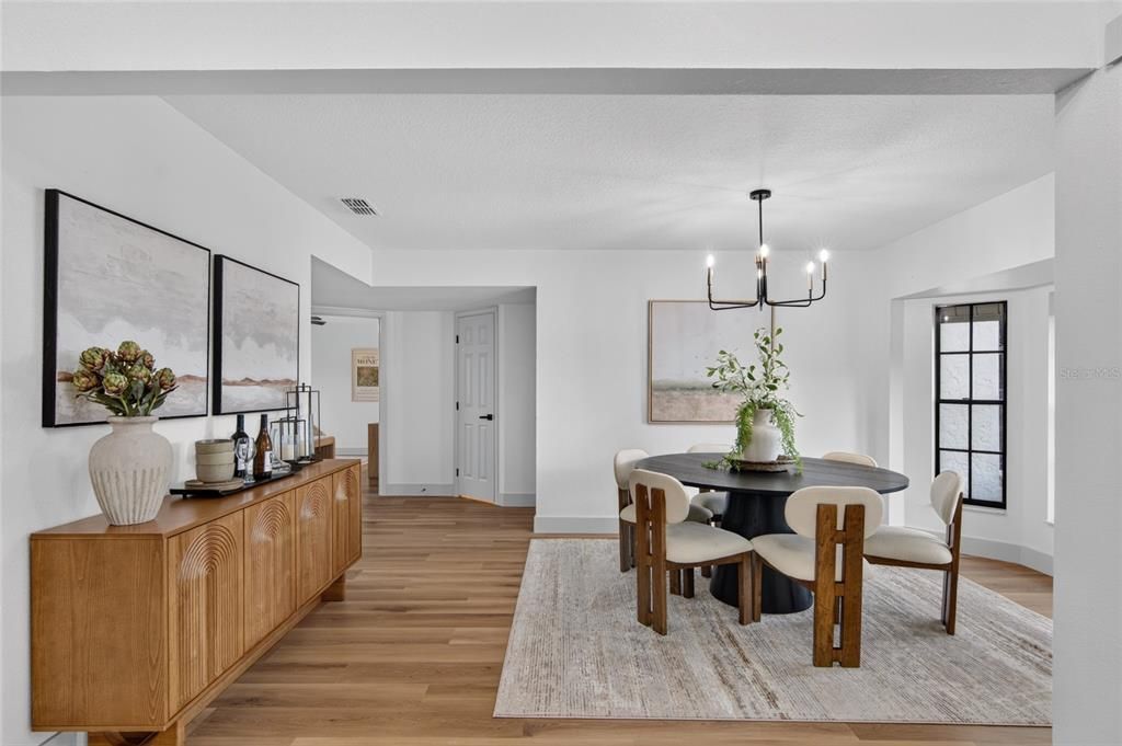 : $599,900 (4 camas, 2 baños, 2149 Pies cuadrados)