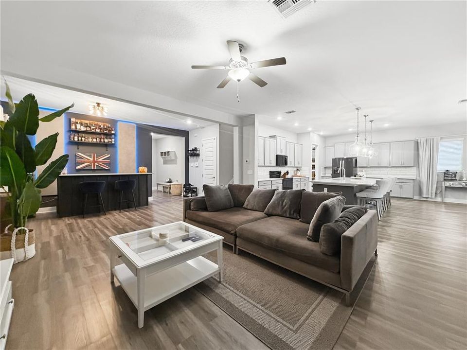 На продажу: $899,000 (5 спален, 4 ванн, 3636 Квадратных фут)