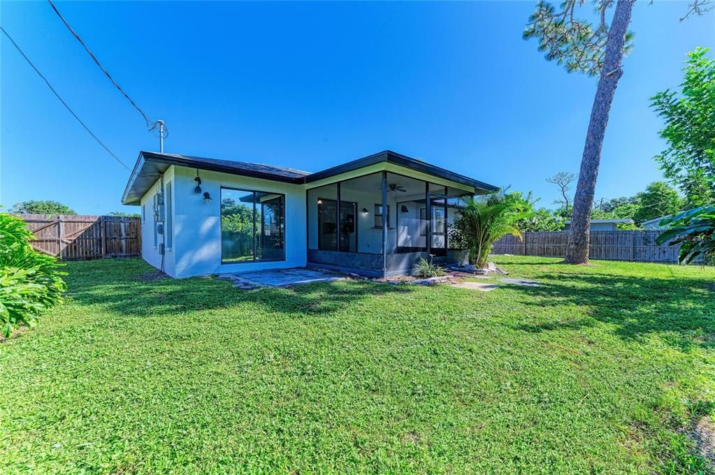 En Venta: $275,000 (2 camas, 2 baños, 948 Pies cuadrados)