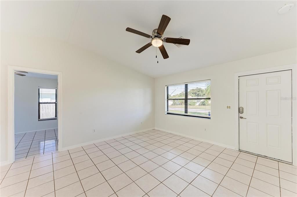 En Venta: $275,000 (2 camas, 2 baños, 948 Pies cuadrados)