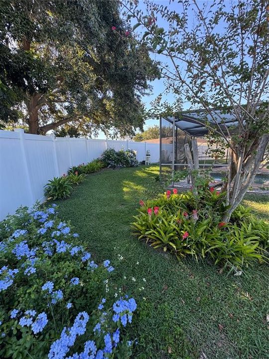 Activo con contrato: $389,000 (4 camas, 2 baños, 1645 Pies cuadrados)