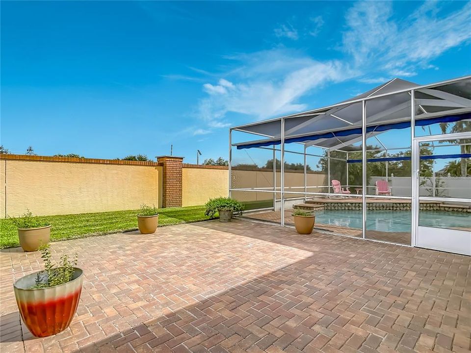 En Venta: $550,000 (4 camas, 3 baños, 2116 Pies cuadrados)