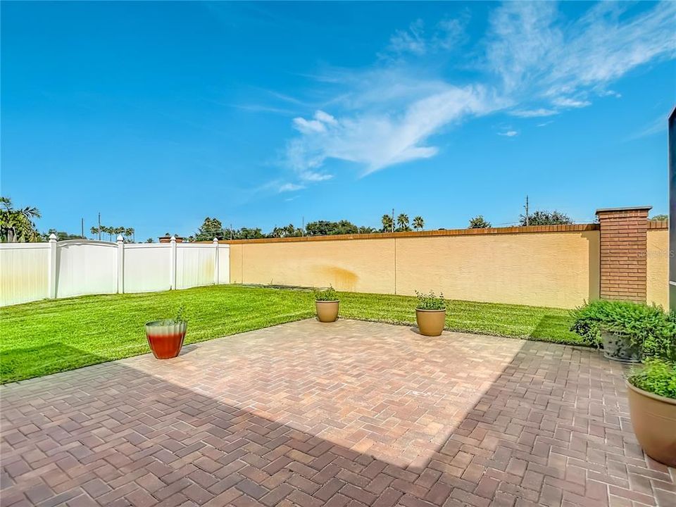 En Venta: $550,000 (4 camas, 3 baños, 2116 Pies cuadrados)