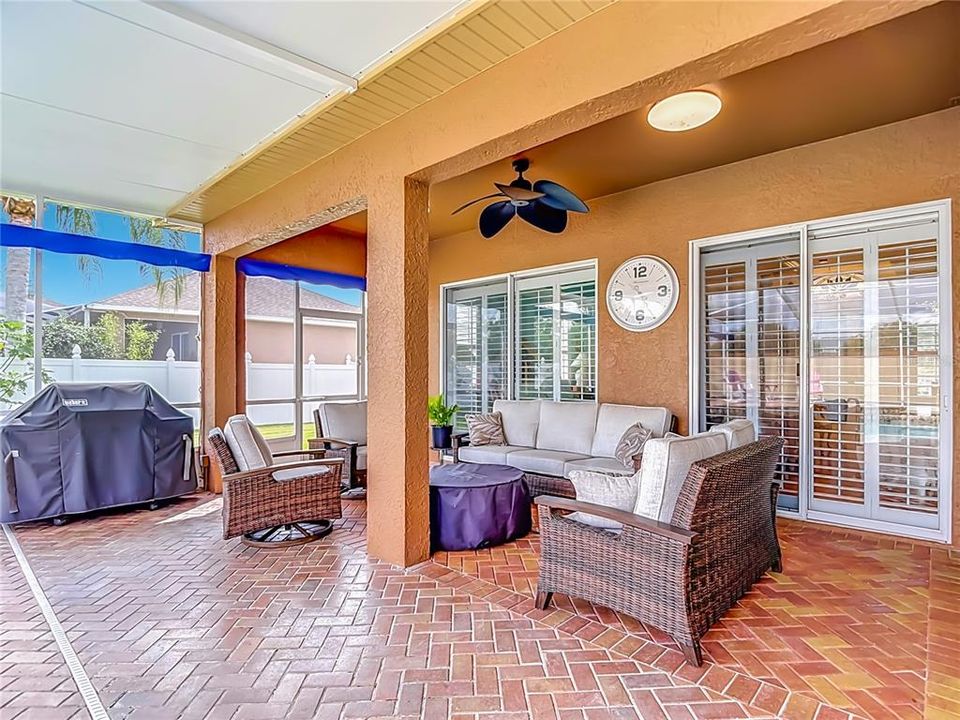 En Venta: $550,000 (4 camas, 3 baños, 2116 Pies cuadrados)