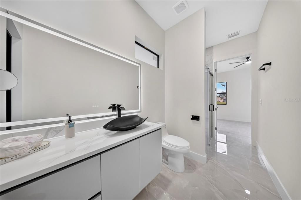 En Venta: $615,000 (4 camas, 3 baños, 2041 Pies cuadrados)