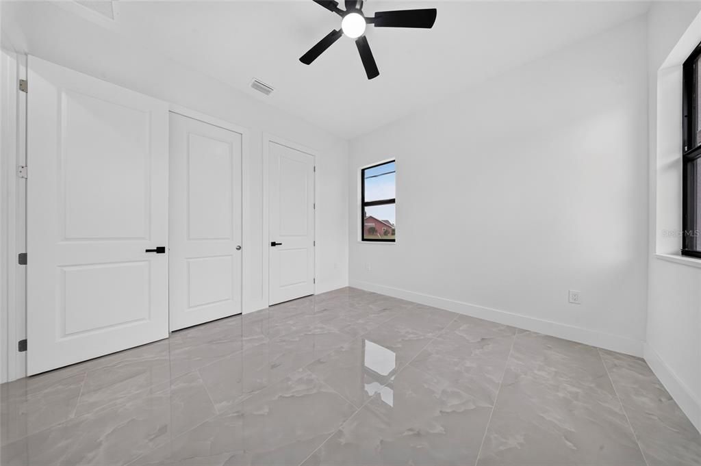 En Venta: $615,000 (4 camas, 3 baños, 2041 Pies cuadrados)