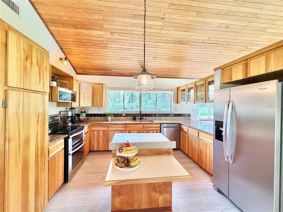 For Sale: $429,900 (3 beds, 2 baths, 1502 Square Feet)