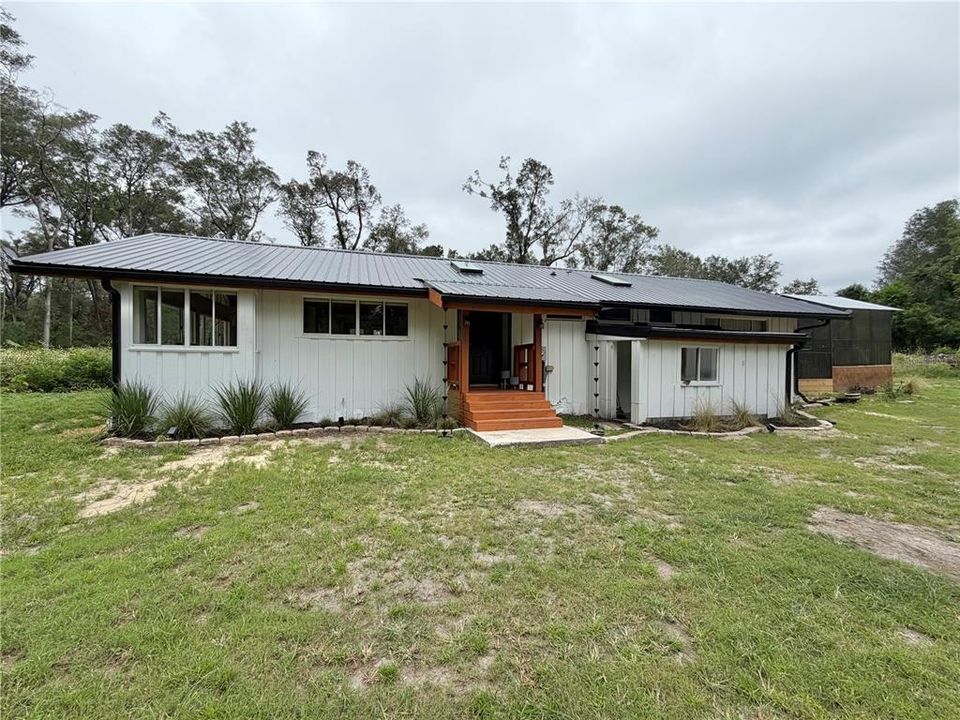 For Sale: $429,900 (3 beds, 2 baths, 1502 Square Feet)