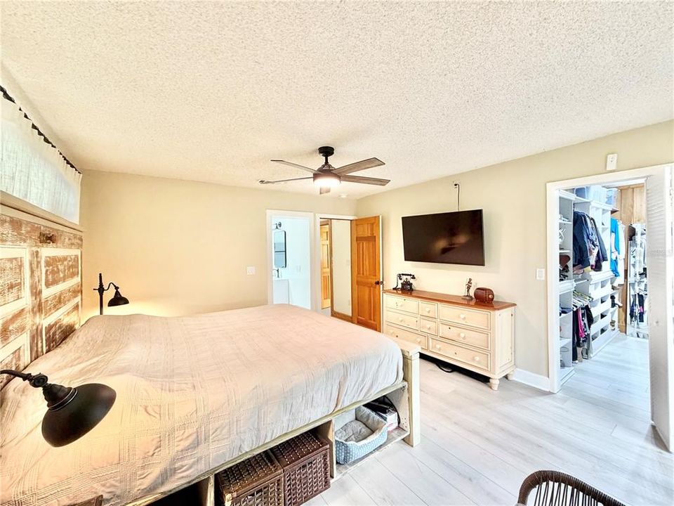 For Sale: $429,900 (3 beds, 2 baths, 1502 Square Feet)