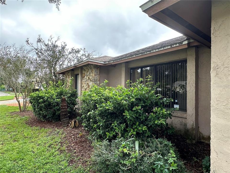 For Sale: $420,000 (3 beds, 2 baths, 1548 Square Feet)