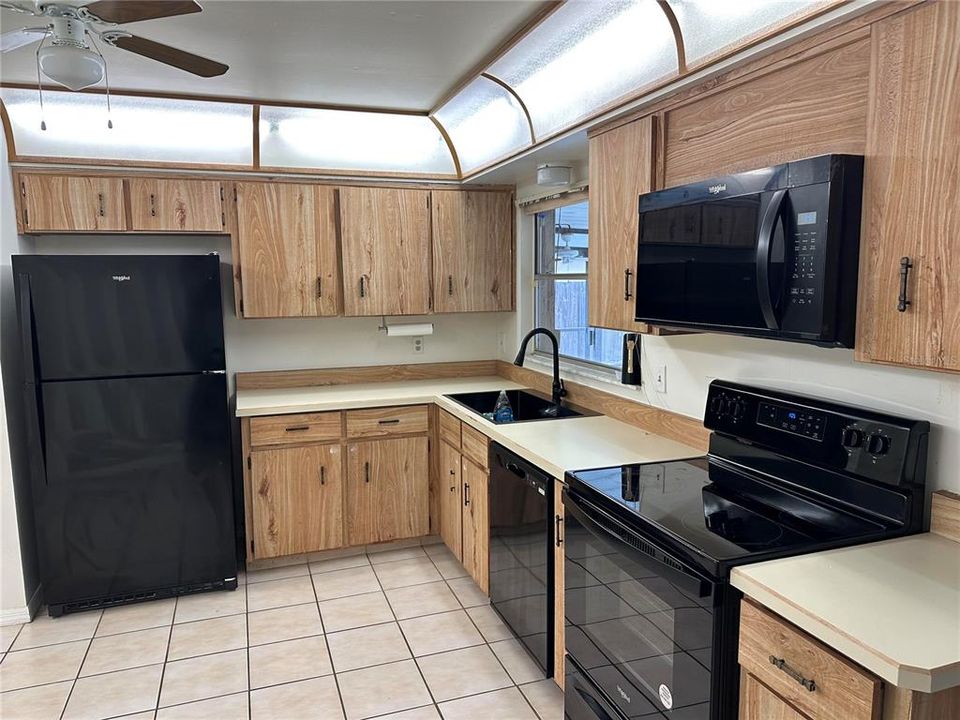 For Sale: $420,000 (3 beds, 2 baths, 1548 Square Feet)