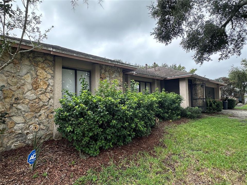 For Sale: $420,000 (3 beds, 2 baths, 1548 Square Feet)
