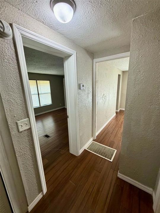 For Sale: $119,900 (2 beds, 2 baths, 960 Square Feet)