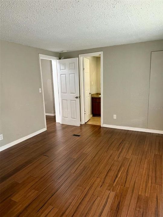 For Sale: $119,900 (2 beds, 2 baths, 960 Square Feet)