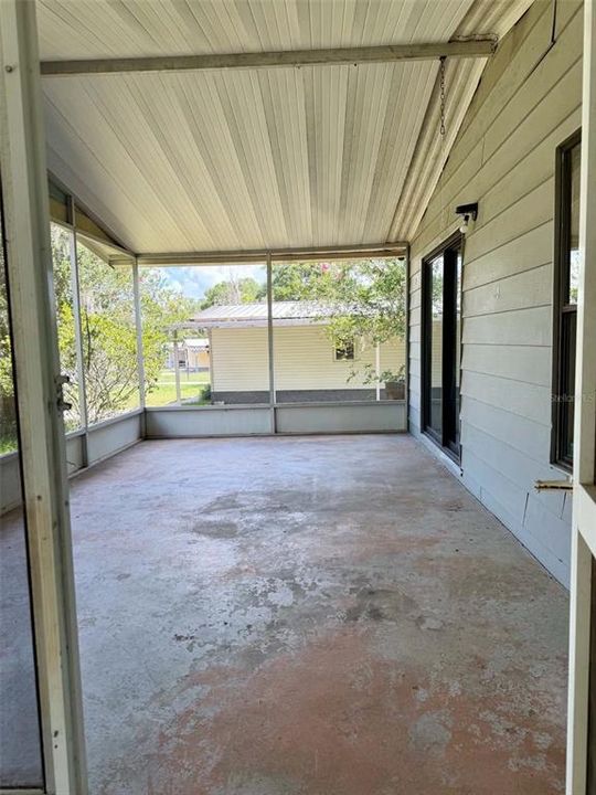 For Sale: $119,900 (2 beds, 2 baths, 960 Square Feet)