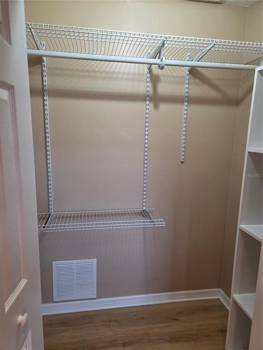 For Sale: $135,000 (1 beds, 1 baths, 679 Square Feet)