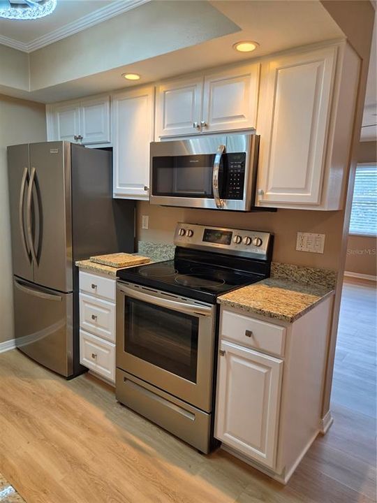 For Sale: $135,000 (1 beds, 1 baths, 679 Square Feet)