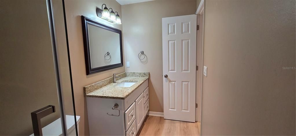 For Sale: $135,000 (1 beds, 1 baths, 679 Square Feet)