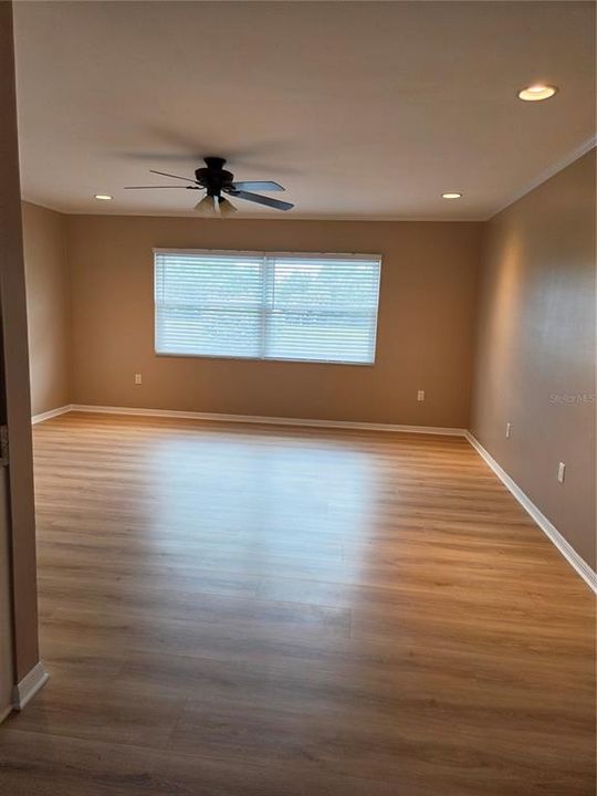 For Sale: $135,000 (1 beds, 1 baths, 679 Square Feet)