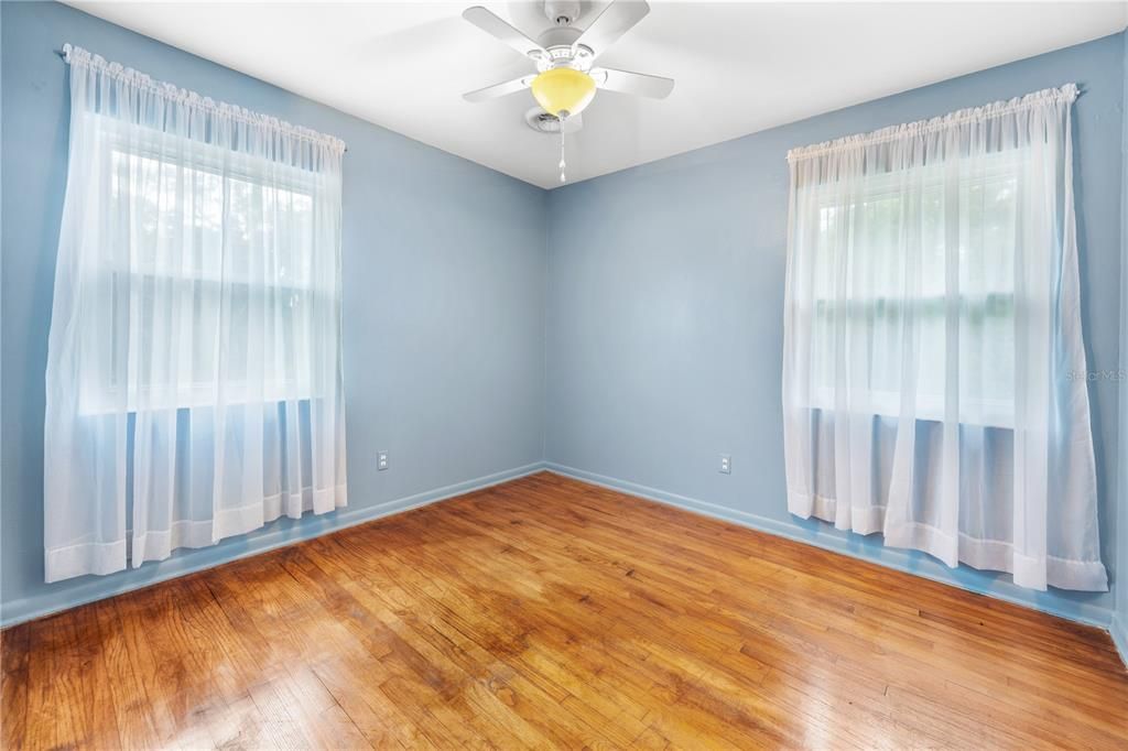 : $299,900 (3 camas, 2 baños, 1649 Pies cuadrados)
