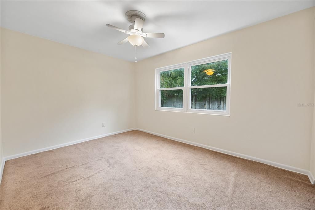 : $299,900 (3 camas, 2 baños, 1649 Pies cuadrados)