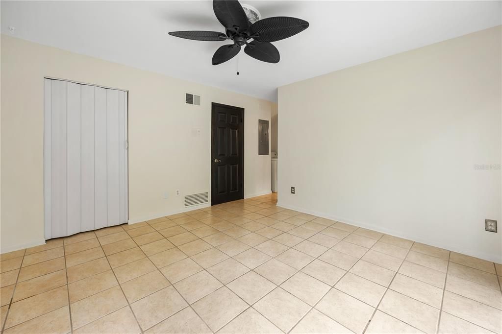 : $299,900 (3 camas, 2 baños, 1649 Pies cuadrados)