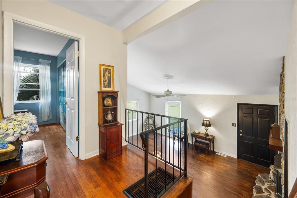 : $299,900 (3 camas, 2 baños, 1649 Pies cuadrados)