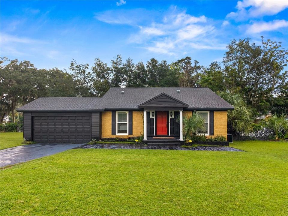 : $299,900 (3 camas, 2 baños, 1649 Pies cuadrados)