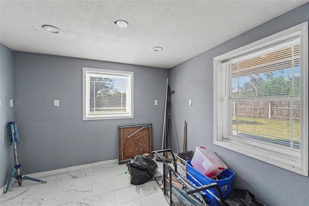 For Sale: $149,900 (4 beds, 2 baths, 1200 Square Feet)