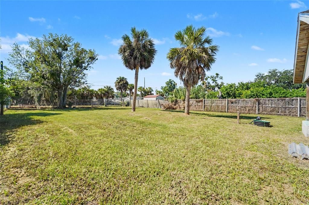 For Sale: $149,900 (4 beds, 2 baths, 1200 Square Feet)