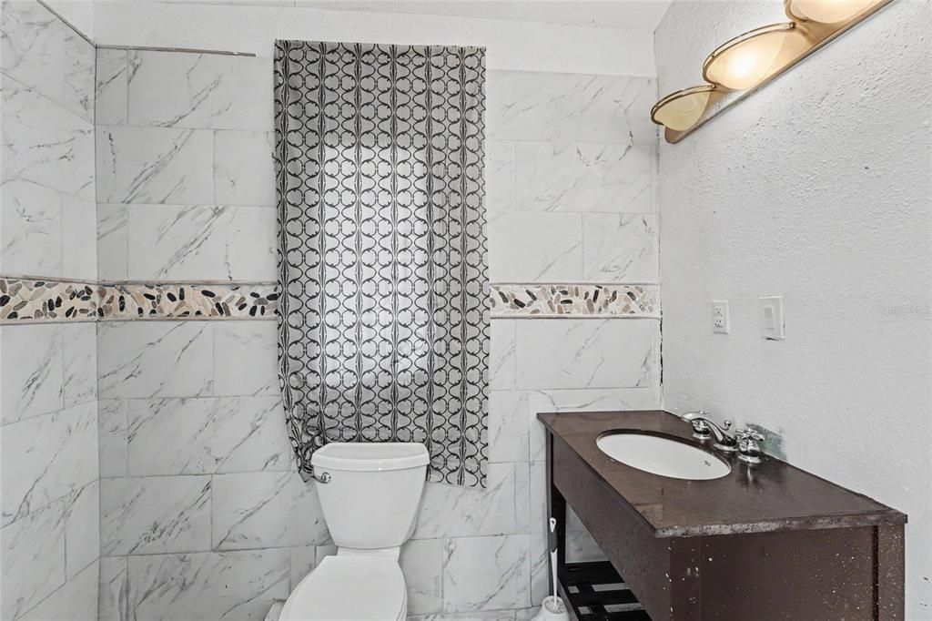 For Sale: $149,900 (4 beds, 2 baths, 1200 Square Feet)