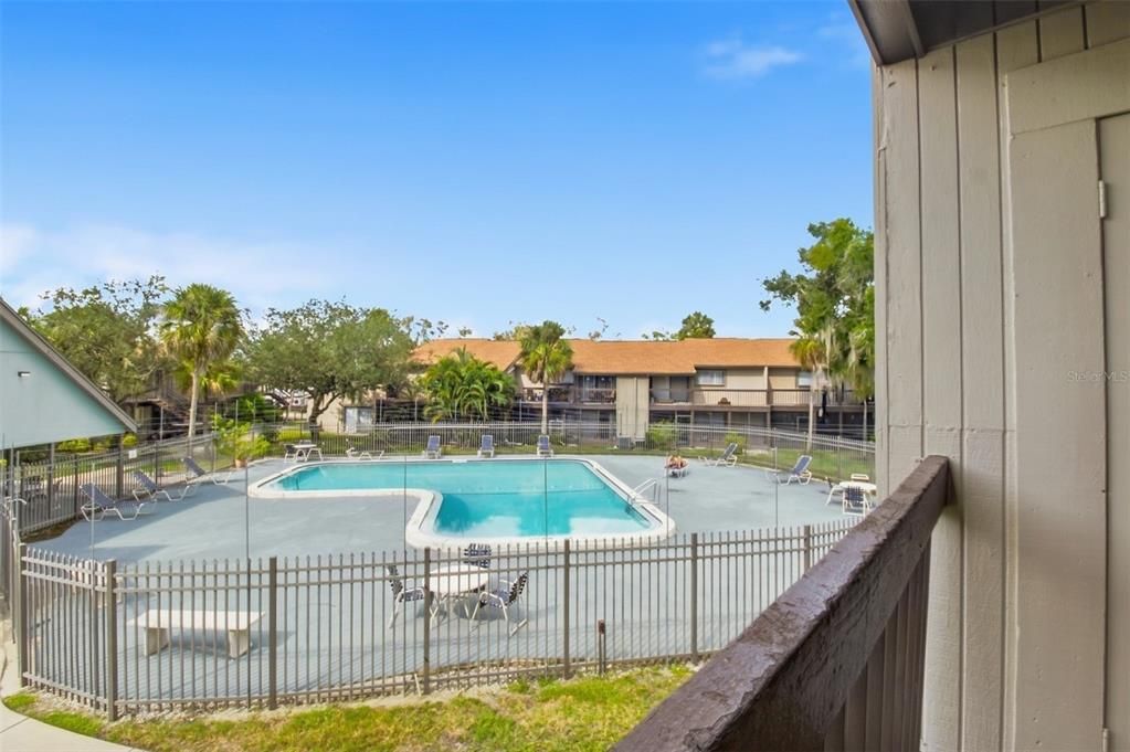 For Sale: $129,000 (2 beds, 2 baths, 1068 Square Feet)