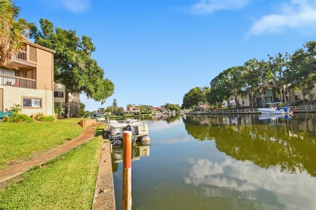 For Sale: $129,000 (2 beds, 2 baths, 1068 Square Feet)