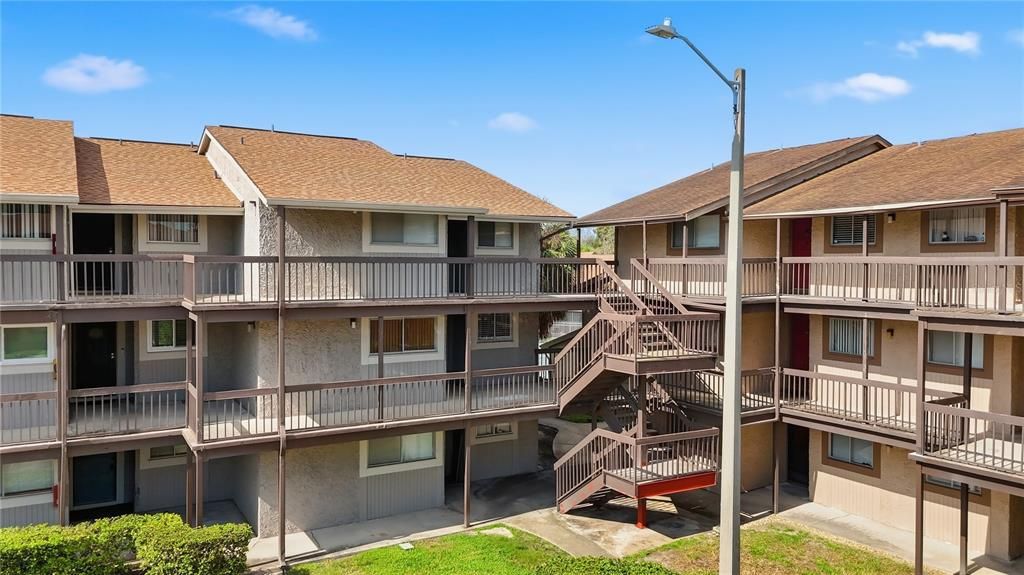 For Sale: $129,000 (2 beds, 2 baths, 1068 Square Feet)