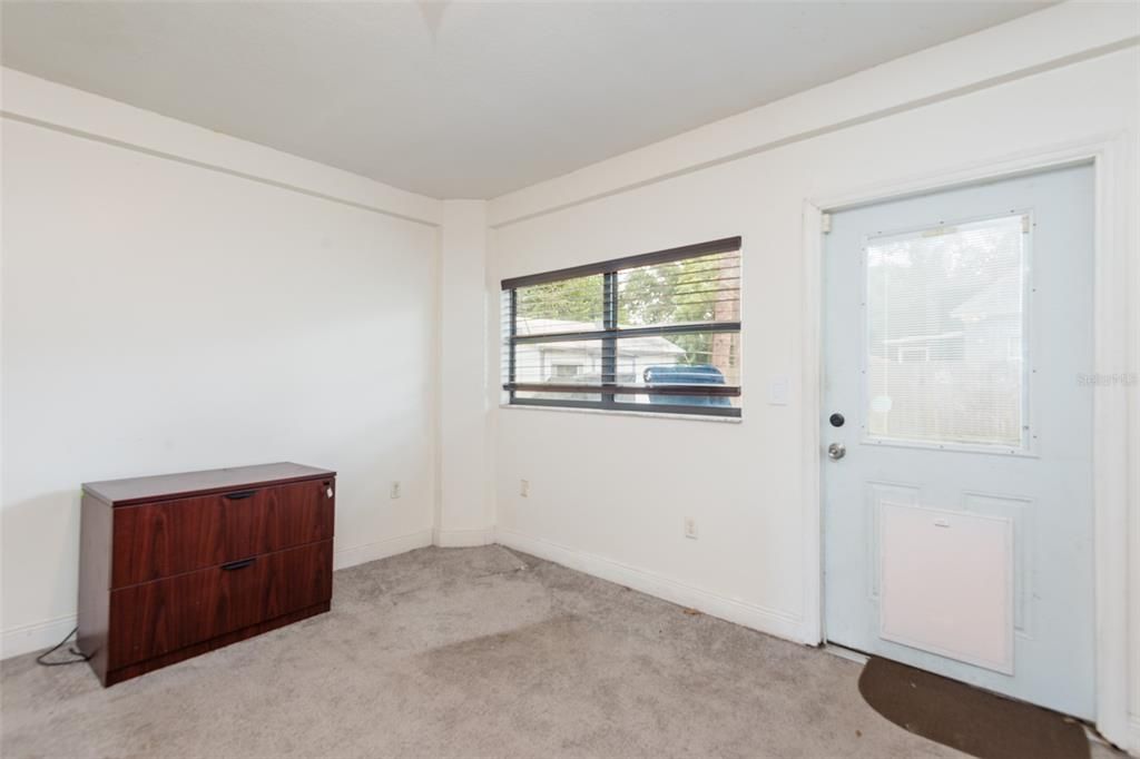 For Sale: $325,000 (3 beds, 2 baths, 1488 Square Feet)