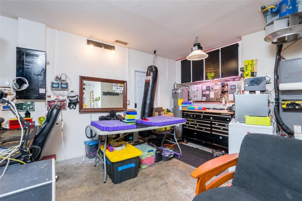 For Sale: $325,000 (3 beds, 2 baths, 1488 Square Feet)