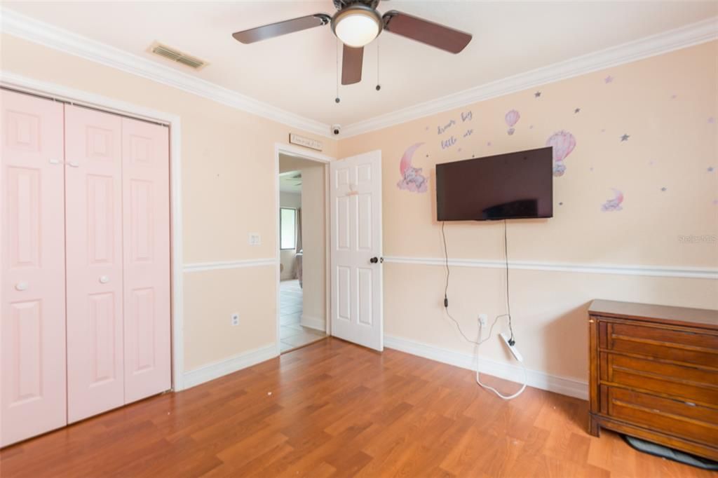 For Sale: $325,000 (3 beds, 2 baths, 1488 Square Feet)