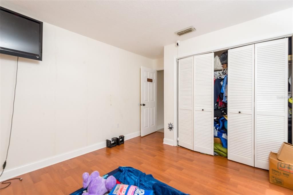 For Sale: $325,000 (3 beds, 2 baths, 1488 Square Feet)