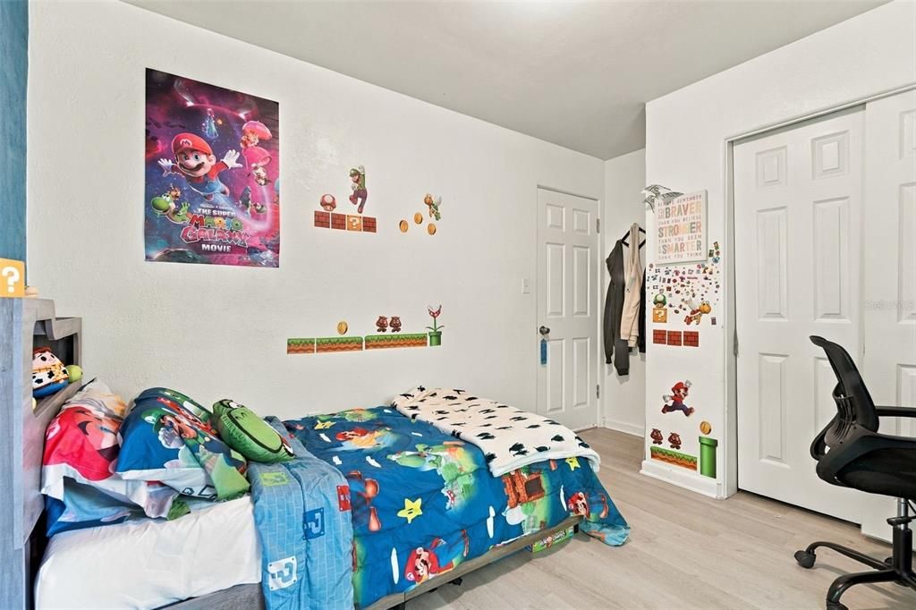 For Sale: $249,000 (2 beds, 1 baths, 1139 Square Feet)