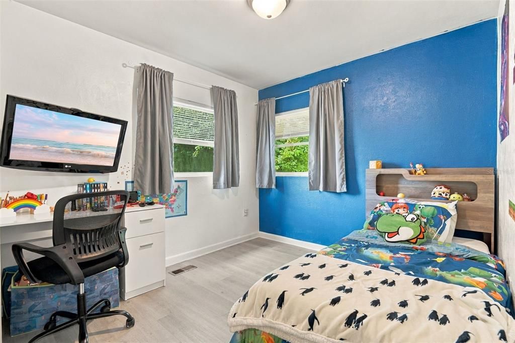 For Sale: $249,000 (2 beds, 1 baths, 1139 Square Feet)
