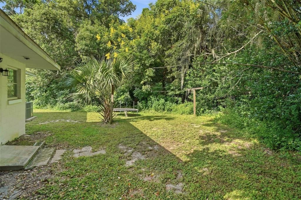 For Sale: $249,000 (2 beds, 1 baths, 1139 Square Feet)