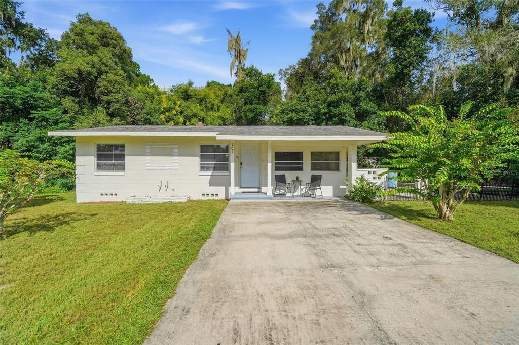 For Sale: $249,000 (2 beds, 1 baths, 1139 Square Feet)