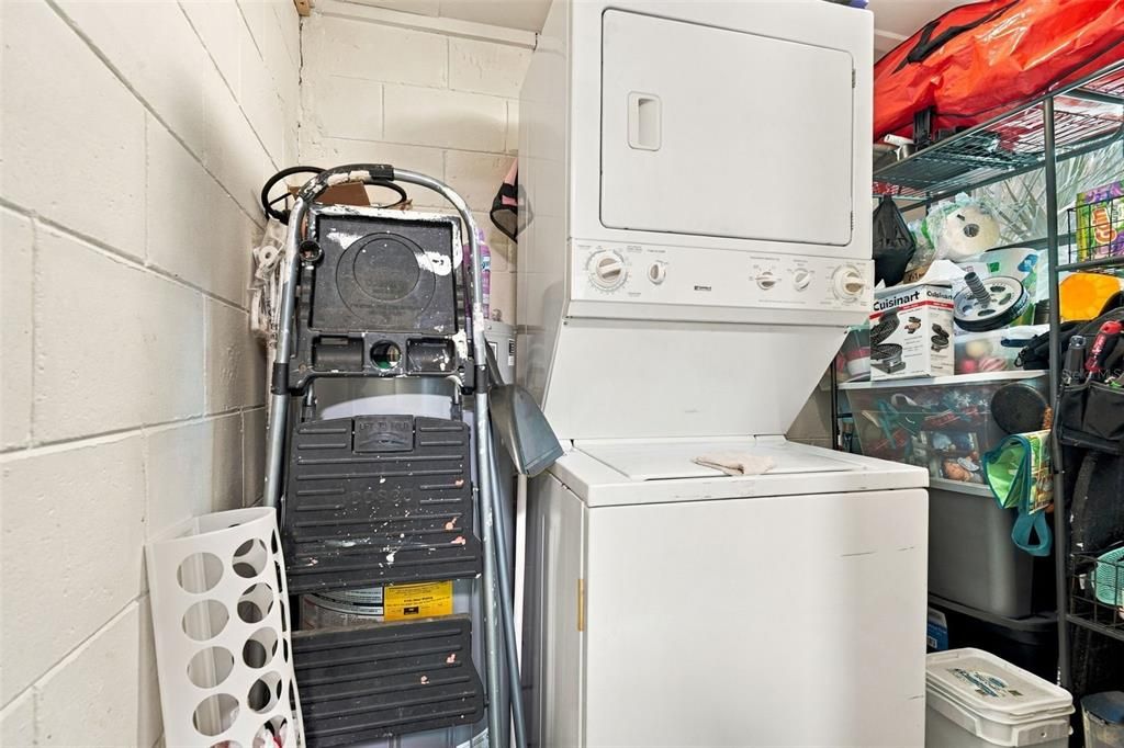For Sale: $249,000 (2 beds, 1 baths, 1139 Square Feet)