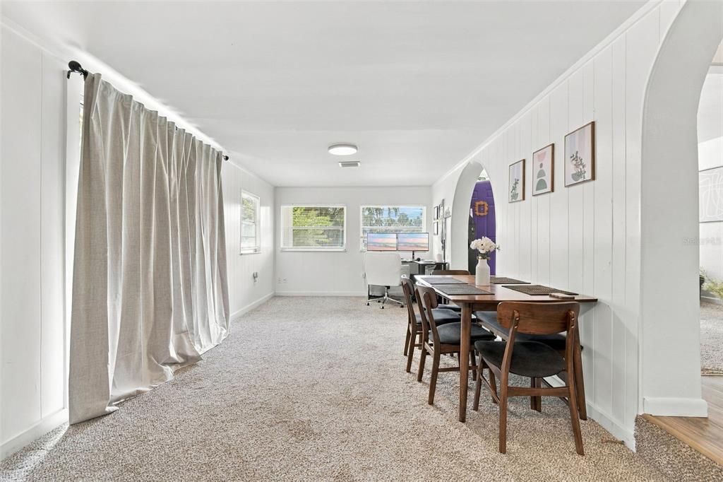 For Sale: $249,000 (2 beds, 1 baths, 1139 Square Feet)